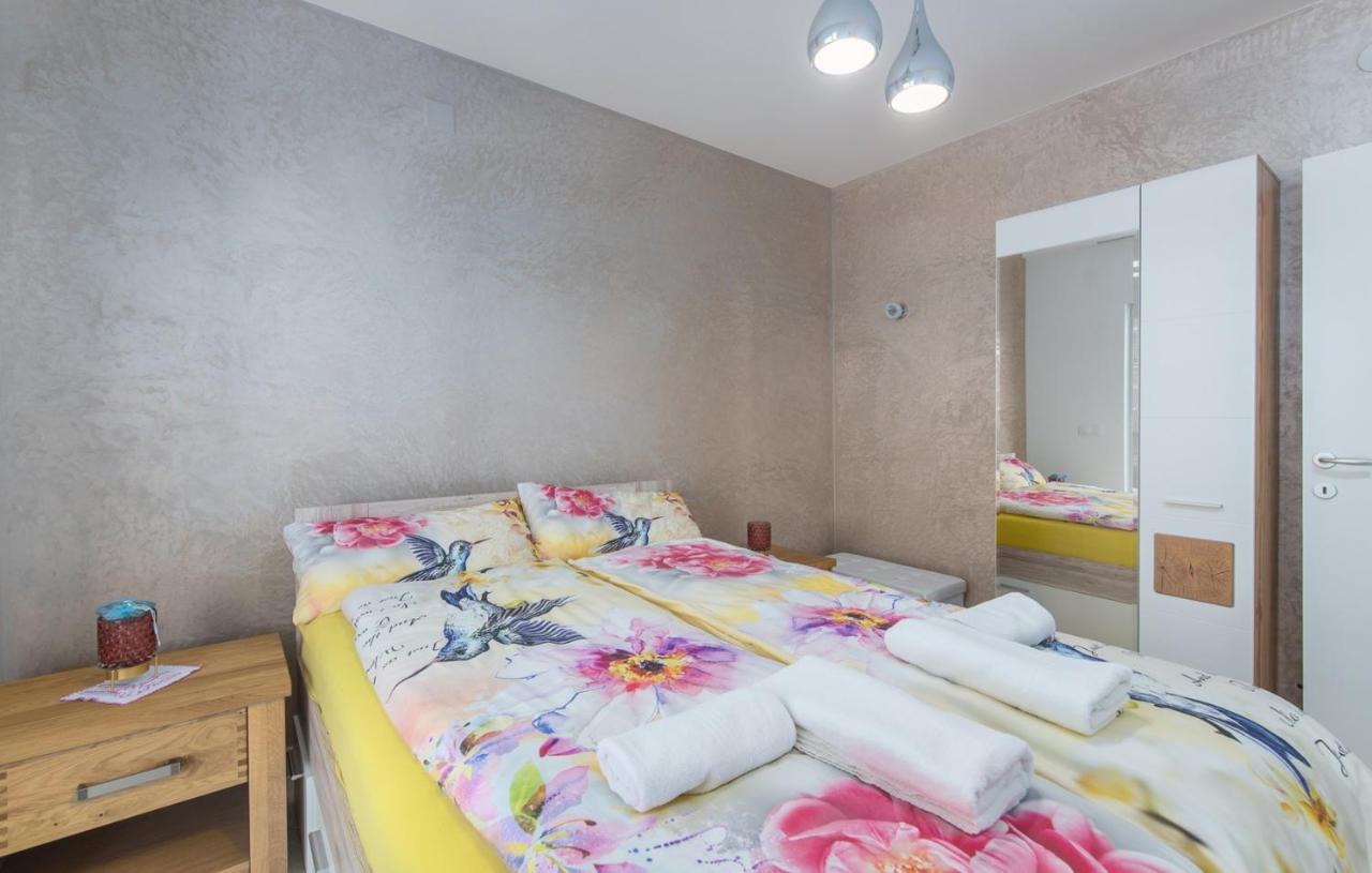 Modern Apartments With Shared Pool Near The Sea PUY Exterior foto